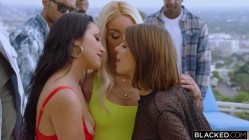 [Blacked.com] Teanna Trump, Vicki Chase, Adriana Chechik - BadBitches (25.11.2019).mp4 截图3