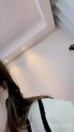 爆乳气质御姐美少妇,胸前壹对大白兔特别诱人,小哥玩弄爱不释手,大姨妈来了,用嘴满足 截图9