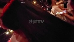 【猎奇资源 砂舞】舞厅内的淫乱 重金属质感般的性爱 抓奶 抠逼 摸屌 口爆 打站桩 站炮 激情篇 截图6