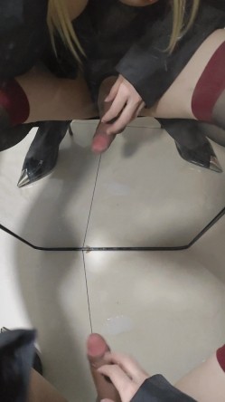 巨型男娘【teroiroi】 直播黑化浓妆 蕾丝兔耳性感 拉丝冷酷小眼神蔑视一切 公狗不服来干 另有各种插入自慰更精彩 截图16