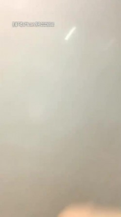 恩熙熙高颜值妹子和闺蜜浴室洗澡诱惑，舌吻浴室湿身互摸翘屁股特写 截图13