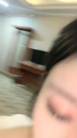 恩熙熙高颜值妹子和闺蜜浴室洗澡诱惑，舌吻浴室湿身互摸翘屁股特写 截图14