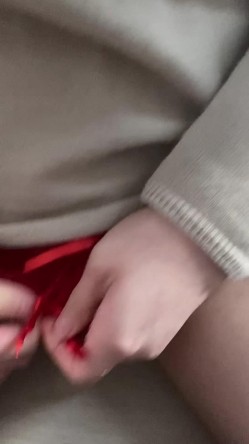 【极品高端泄密】漂亮的混血教会美女被搞上手 跪舔真细致 极品丰臀无套骑乘画面感超赞 抽插豪乳乱颤 高清1080P原版 截图4