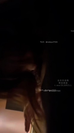 推特新晋约啪大神肌肉帅哥「热带鱼」来江苏看明星演唱会的清纯女，不忘找我约炮，露脸口交，后入啪啪 截图2
