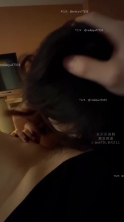 推特新晋约啪大神肌肉帅哥「热带鱼」来江苏看明星演唱会的清纯女，不忘找我约炮，露脸口交，后入啪啪 截图7