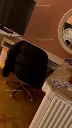 推特新晋约啪大神肌肉帅哥「热带鱼」来江苏看明星演唱会的清纯女，不忘找我约炮，露脸口交，后入啪啪 截图9
