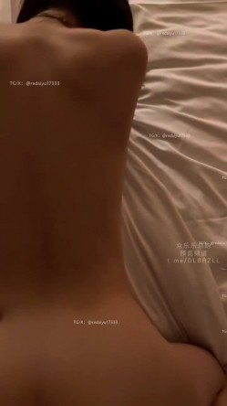 推特新晋约啪大神肌肉帅哥「热带鱼」来江苏看明星演唱会的清纯女，不忘找我约炮，露脸口交，后入啪啪 截图16