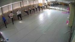 舞蹈班《监控破解》偷拍多位美女学员后台换衣服 截图8