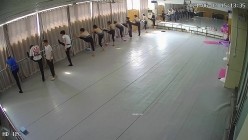 舞蹈班《监控破解》偷拍多位美女学员后台换衣服 截图10