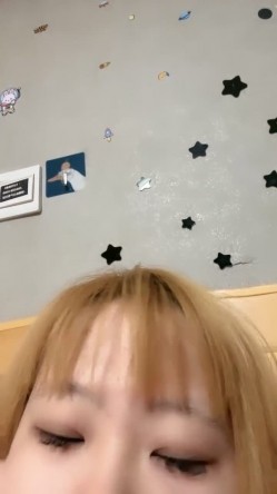 清纯学生妹 新人【雯雯是头猪】首次平台啪啪大秀 清纯外表却是满身符文 与金主床上激情啪啪 截图2