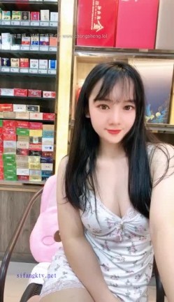 颜值少妇【烟酒店老板娘（羊羊）】在店里自慰喷水，道具自慰，大胆掰逼，颜值顶 截图7