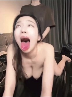 抖音极品长腿巨乳阿黑颜反差婊「AY的奇思妙想日记」约炮啪啪视频流出，人前端庄，人后母狗，完美炮架子 截图14