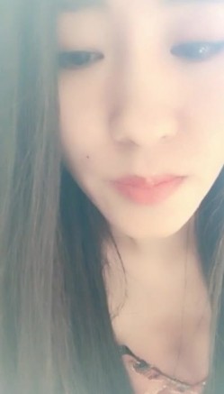 173性感情趣网衣漂亮淫妻主播自扣逼逼喷水秀 手速超快叫声好淫荡 截图14