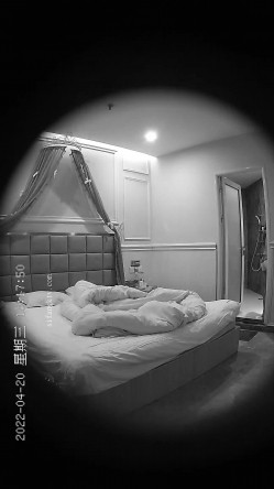 【最新流出解密 ️安防摄像头】猥琐姐夫偷情漂亮小姨子连操两次 叫声淫叫“姐夫 再来一次啊”超清3K原版 截图4