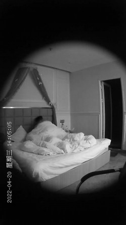 【最新流出解密 ️安防摄像头】猥琐姐夫偷情漂亮小姨子连操两次 叫声淫叫“姐夫 再来一次啊”超清3K原版 截图12