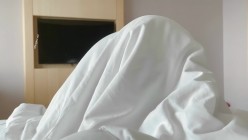 推特原创夫妻露出界大神【小可爱】旅拍高原美景 大胆露出及啪啪视频图集！妹子身材也很不错 截图16