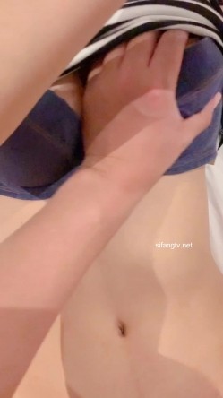表妹20岁这大奶子晃的很厉害没少让人玩 截图15