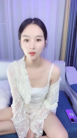 超级高档御姐！长得像明星童X，无敌甜美大长腿，把美腿伸直了自慰，高价密码房，声音甜美喜欢唠嗑，9分高颜值8分好身材 截图13