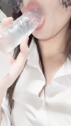 极品巨臀女神【Dr.kiki】付费福利 肥臀圆润白皙巨乳 各种姿势自慰啪啪 截图9