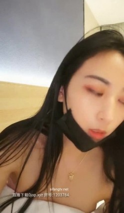 高颜值苗条性感女神 网格黑丝高跟鞋 加上那性诱惑的酮体 绝美，敏感的乳房揉胸胸就受不了啦 呻吟动听！ 截图11