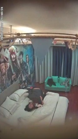 360偷拍系列 放送 极品大奶妹之暴力性爱 截图2