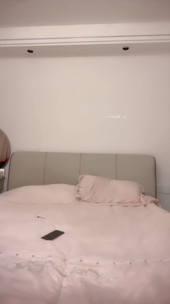 咪咪超大网红 女神级别【禾财映月】收费房大秀 截图10