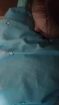 【真实小夫妻】，广西打工夫妻，为养家下海做黄播，小姐姐细腰美臀，黑森林淫水横流，居家啪啪精彩力作 截图16
