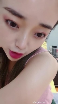 小吴老师 ️：啊~~今天好舒服呀，又流出来啦，越来越痒了宝贝啊~啊，内裤肯定每天都要换呀，送给你呀，自慰高潮白浆液体流出来！ 截图1