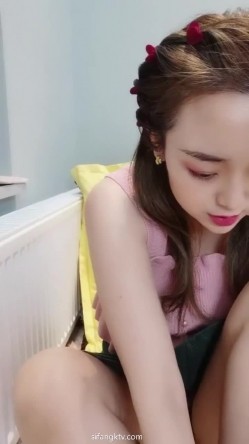 小吴老师 ️：啊~~今天好舒服呀，又流出来啦，越来越痒了宝贝啊~啊，内裤肯定每天都要换呀，送给你呀，自慰高潮白浆液体流出来！ 截图3