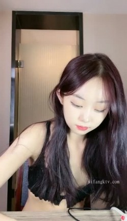 校花终于放飞自我！尺度突破【小吻】100%是心动的感觉！ 截图4