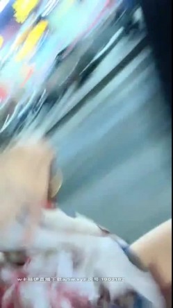 【你好迷人】户外勾引主播直播回放，户外勾引陌生人，厕所打炮，户外露出自慰 截图1