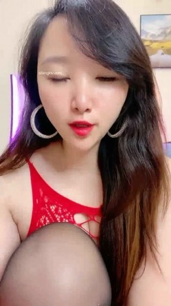 大屁股~极品翘臀~【欧美鹿鹿】4天5场~约啪大屌男~互舔内射 截图4