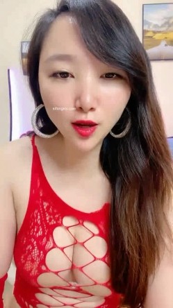 大屁股~极品翘臀~【欧美鹿鹿】4天5场~约啪大屌男~互舔内射 截图6