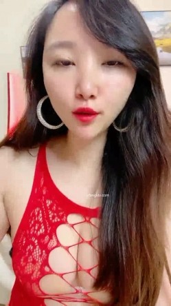 大屁股~极品翘臀~【欧美鹿鹿】4天5场~约啪大屌男~互舔内射 截图11