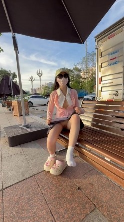 yaoyao0741(小夭) - 深圳南山03年极品露出反差学妹 表面文静内里淫荡自由穿梭校园露出 截图5