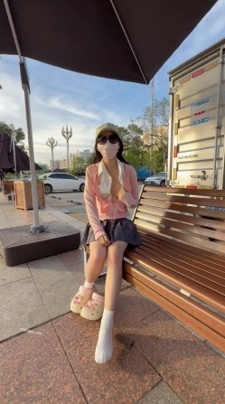 yaoyao0741(小夭) - 深圳南山03年极品露出反差学妹 表面文静内里淫荡自由穿梭校园露出 截图12