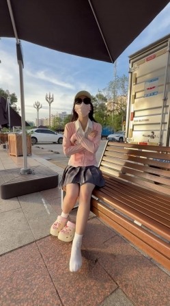 yaoyao0741(小夭) - 深圳南山03年极品露出反差学妹 表面文静内里淫荡自由穿梭校园露出 截图15