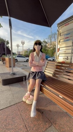 yaoyao0741(小夭) - 深圳南山03年极品露出反差学妹 表面文静内里淫荡自由穿梭校园露出 截图16