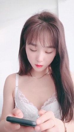 画面超刺激！校花被猥琐大汉干了~【杨洋小妹妹】颜射~爽死了，疯狂舌吻，最后射了一身，蜜桃臀绝美 截图1