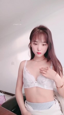 画面超刺激！校花被猥琐大汉干了~【杨洋小妹妹】颜射~爽死了，疯狂舌吻，最后射了一身，蜜桃臀绝美 截图3