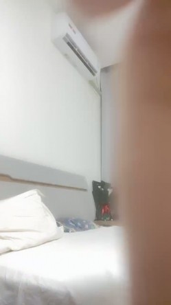 文静甜美大奶妹妹！笑起来很甜！收费房给大家秀一波，肉肉身材揉捏柰子，张开双腿震动棒抽插，多毛肥穴 截图12