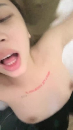 新来的骚货，拜金女，开着特斯拉去车震，【柔柔早点睡】，KTV塞跳蛋，车震，酒店开房一条龙 截图14