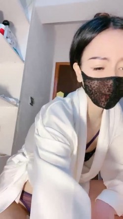 一字马女神，【文科老师】，大长腿魔鬼身材，舞蹈专业出身，高冷美女当面撒尿给你看，噼叉看逼，独此一家 截图1