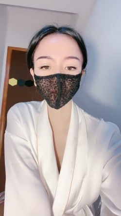 一字马女神，【文科老师】，大长腿魔鬼身材，舞蹈专业出身，高冷美女当面撒尿给你看，噼叉看逼，独此一家 截图4