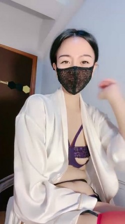 一字马女神，【文科老师】，大长腿魔鬼身材，舞蹈专业出身，高冷美女当面撒尿给你看，噼叉看逼，独此一家 截图12