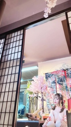 【超美高端 ️罕见露脸露点】极品Cos爆机少女『喵小吉』年终新作《灼灼其华》桃之夭夭 蜜桃美穴 超清4K原档无水印 截图12