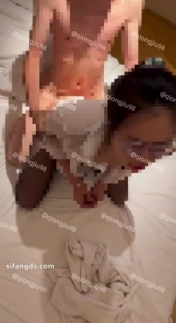 超顶淫妻博主，【琼久】，跟其他单男3P，绿帽男在旁边看别人干自己的老婆，好淫荡的画面 截图3