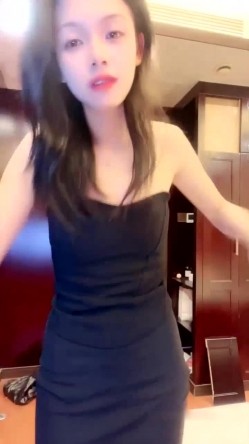 超级重磅！明星见了退避三舍【恨你哟】女神被无套内射 截图1