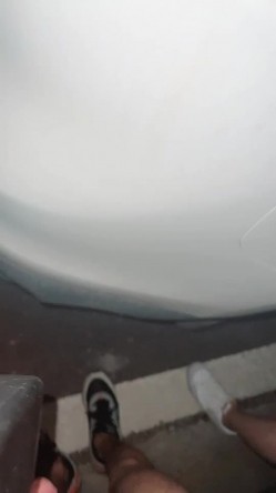 大晚上和帅哥男友到野外车震，用湿巾擦拭尿道口然后打飞机撸硬，卖力深喉女上啪啪后入打桩口爆到嘴里 截图9