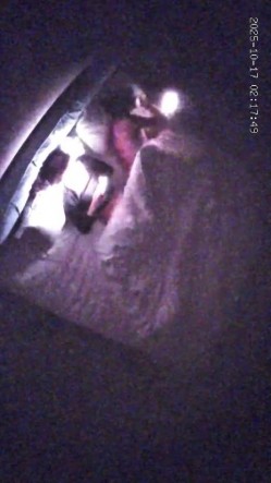 酒店偷拍 年轻情侣开房小哥开干前先给漂亮女友拍个淫照口爆后入不能少 截图2
